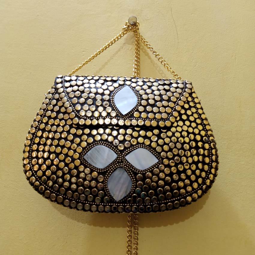 โกลเด้น