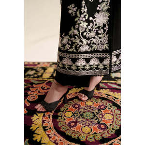 Conjunto de 3 piezas ZAIB: Camisa de gasa bordada con dupatta de malla Khaddi y pantalón - BIC-4923 - Product Image 6