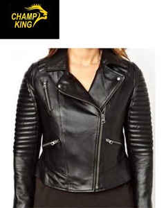 Chaqueta de Cuero Femenina de Alta Calidad, Ecológica, de Invierno, con Capas de Cuero Luxel, Botones y Cierre de Cremallera - Product Image 1