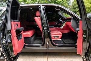 รถโรลส์-รอยซ์ คัลลิแนน ปี 2022 มือสอง สภาพดี ราคาสุดคุ้ม - Product Image 3