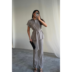 ชุดเสื้อและกางเกงลายทางสีเทาสำหรับผู้หญิง - Product Image 4