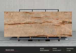 Murs contemporains hauts et imposants rehaussés par des panneaux de porcelaine gris brillant de 800x3200 mm - Product Image 5