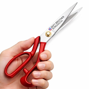 Tijeras Quirúrgicas de Acero Inoxidable de Primera Calidad con Mango Ergonómico Rojo, Corte Preciso, Duradero y Afilado - Product Image 1