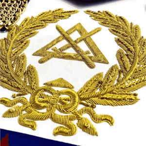 Ensemble de Régalia Maçonnique de Luxe en Feutre Brodé, Tablier et Collier de Maître Vénérable, Bijou Plaqué Or avec Fermoir Serpent, Étui Rigide, Franc-Maçonnerie - Product Image 4