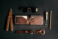 Dompet Lipat Dua Kulit Asli Crazy Horse Anti Air Tipis Pendek, Dapat Dikustomisasi, Unisex, Kulit Full Grain Premium Buatan Tangan, Model Terbuka Tinggi