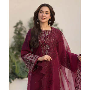 QALAMQAR Conjunto de 3 Piezas: Camisa de Gasa Bordada Colección Primavera/Verano con Dupatta Bordada de Organza y Pantalones Bordados-BIC-4532 - Product Image 3