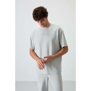 Camiseta Air Jones para Hombre, Corte Holgado, Color Gris Piedra, Mezcla de Algodón, Superficie Texturizada y Estampado Gráfico - Modelo 88364 - Product Image 4