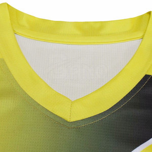 Uniforme de football pour hommes le plus populaire séchage rapide haute polyester logo personnalisé nom nouveau design ensembles d'entraînement pour adultes plus le service OEM - Product Image 4