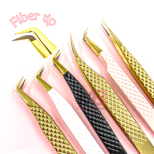 Pince à épiler pour cils Magma Beauty, en acier inoxydable à 90 degrés, anti-magnétique, avec pointe en fibre dorée nano-grip diamant, pour extensions de cils en volume - Product Image 1