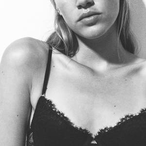 Top de yoga pour femme avec logo personnalisé, haut de fitness, haut de yoga court, soutien-gorge de sport à sublimation, soutien-gorge de sport tendance, soutien-gorge de sport pour femme, haut de yoga sport - Product Image 2