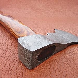 Hache à fendre Burraq personnalisée de 19,5 pouces en acier Damas, manche en bois de rose, étui en cuir, cadeau de camping et de chasse, fait main pour papa - Product Image 4