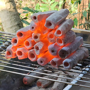 Exportation directe Vietnam Usine Bois dur Résineux Briquette Fabriqué à la machine Charbon de bois 7850J Calorie Cendres Blanches Brûlant Propre Sans Fumée - Product Image 1