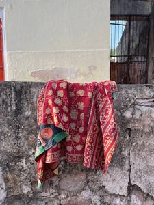 Couette Kantha en coton vintage faite à la main avec impression traditionnelle par blocs – Réversible - Product Image 6