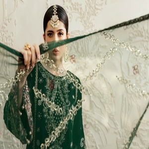 Costumes en velours pour femmes par Pakistani Designers Velvet Collection Costumes 3 pièces par Ramsha Volume Velvet-6 at Wholesale - Product Image 3