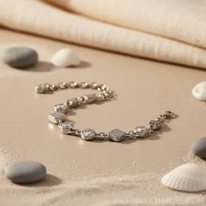 Bracelet chic pour femme en argent avec zircon cubique - Product Image 1