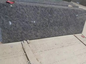 แผ่นหินแกรนิตสีน้ำเงินกระเต็นส่งออกคุณภาพอินเดียการออกแบบที่ทันสมัยขัดเงาสำหรับการใช้งานพื้นผนังภายนอกภายใน - Product Image 4