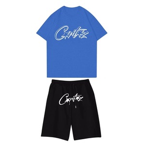 Conjunto de camisa y pantalones cortos de 2 piezas de verano con logotipo personalizado de verano, conjunto transpirable con serigrafía para hombres - Product Image 1