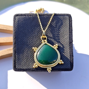 Collar con colgante de ónice verde en forma de corazón de buena calidad, diseño con cuentas, chapado en oro de 18k, joyería bohemia para mujer. - Product Image 4