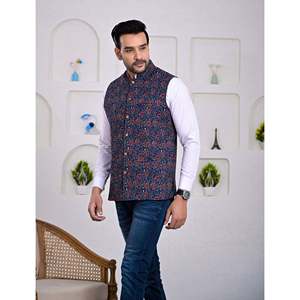 เสื้อแจ็คเก็ตลำลองผู้ชายสำหรับฤดูหนาว ผ้าฝ้าย 100% ลายพิมพ์บล็อก ตกแต่งกระดุม กันน้ำ มีซิป ปักลาย มีฮู้ด ไซส์ XS - Product Image 4