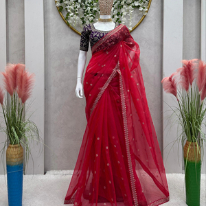 Hermoso Sari de diseñador con trabajo de hilo y secuencia - Product Image 1