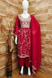 Soie VICHITRA avec multi-codage et séquence entièrement cousue Énorme Flair Kurti et bas avec bordure en dentelle Dupatta Set de Surat - Product Image 4