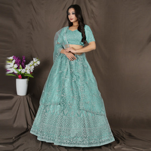 Lehenga Choli de Luxe de Créateur avec Broderie de Paillettes Délicate, Ensemble Élégant pour Fêtes, Mariages et Tenues Festives - Product Image 2