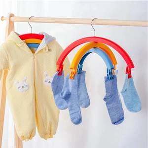 Ensemble de 3 crochets à vêtements en plastique Myrva Rainbow pour le rangement des vêtements - Product Image 4