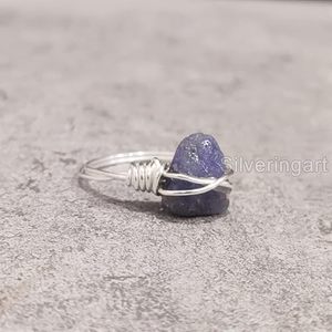 Bague pour femme en argent sterling 925, pierre précieuse tanzanite naturelle, pierre de naissance de décembre, bande en fil, bijoux faits à la main pour Noël - Product Image 2