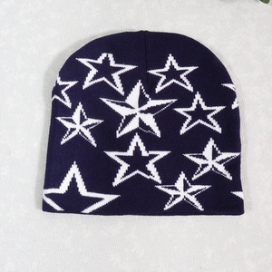 Bonnet en tricot jacquard doux et confortable avec motif étoile Casquette d'hiver chaude unisexe Chapeau de ski à la mode pour hommes et femmes - Product Image 4