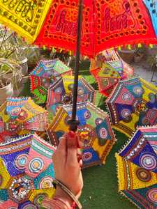 Parapluie décoratif brodant éléphant et fleur design petits parapluies décoration de fête de mariage événement toile de fond de scène à la mode - Product Image 3