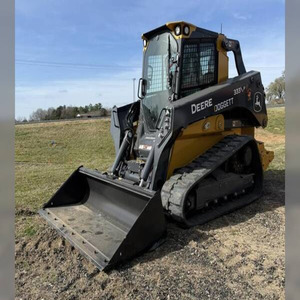 โรงงานขายส่ง John Dear 333 P Skid Steer Loader ชุดอุปกรณ์บดย่อยงานหนัก พร้อมใช้งานสำหรับการเคลียร์พื้นที่ - Product Image 1