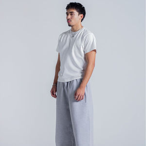 Camiseta Unisex Lisa Blanca de Manga Corta con Cuello Redondo, Corte Regular, 100% Algodón, Estilo Casual, Corte Cuadrado, OEM ODM, Venta al por Mayor, Camiseta Lisa - Product Image 3