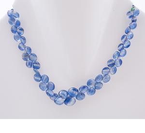 Collier léger en péridot avec pierres naturelles dans un design délicat en forme de goutte d'eau pour femmes - Product Image 1