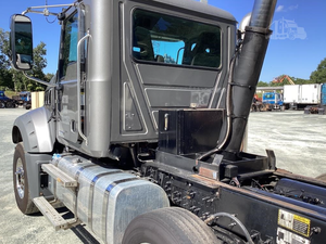 Camión Volquete Diésel Manual de Uso Pesado 2022, 104FR, 351-450HP, Euro 6, Vehículo Comercial para Construcción y Transporte por Carretera - Product Image 3