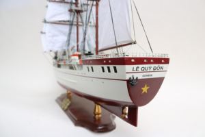 Modèle de bateau vietnamien en bois peint à la main LE QUY DON pour le Nouvel An chinois, la fête des pères, objets de collection, décoration, cadeaux originaux - Product Image 4