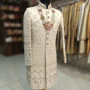 Hermoso bordado en marfil novio Sherwani y vestido de pantalón con cuentas de cristal adornadas, piedra, trabajo de perlas = 2025 - Product Image 1