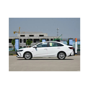 Chevrolet PREMIER พร้อมเบาะหนังคุณสมบัติความปลอดภัยขั้นสูงและ Apple carplay. - Product Image 1