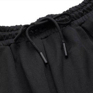 Ensemble de survêtement décontracté pour homme avec tissu doux et pantalon fuselé, idéal pour le sport ou les sorties décontractées - Product Image 6