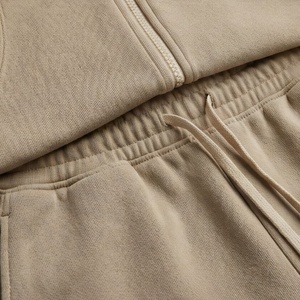 Conjunto Deportivo Premium Unisex Personalizado Talla XL para Hombre, Bloques de Color, Temporada de Invierno, Logotipo y Opciones Adicionales, Ropa Deportiva Económica - Product Image 5