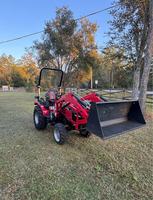 TRACTOR CARGADOR MAHINDRA 2126 DE ALTO RENDIMIENTO, 25.3 HP, 4X4, MOTOR DIÉSEL DE 3 CILINDROS, SISTEMA DE TRANSMISIÓN HIDROSTÁTICA DE 3 RANGOS EN VENTA