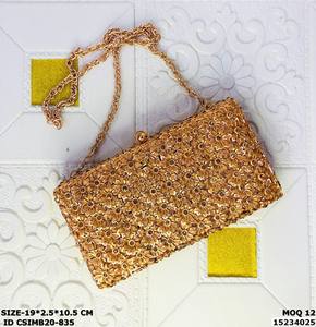 Clutch de Metal Hecho a Mano por Craftstages International, Diseño de Corazón con Perlas, para Bodas, con Solapa, Forro de Satén y Capacidad para Anillos - Product Image 5