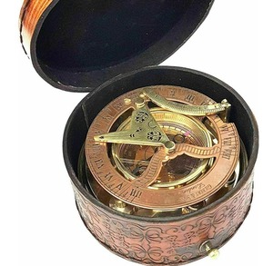 Boussole marine en laiton de qualité d'exportation étui en cuir boussole de direction de navigation vintage disponible pour l'approvisionnement mondial - Product Image 3