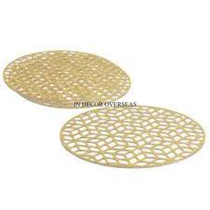 Placas de cargador de fundición de aluminio de alta calidad de forma redonda de diseño moderno elegante chapado en oro de alta demanda a un precio impresionante - Product Image 1