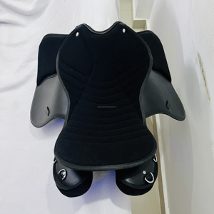 SELLE DE CHEVAL EN CUIR SYNTHÉTIQUE HAUTEMENT DURABLE AVEC D-RING ET RACCORDS DE QUALITÉ SUPÉRIEURE SIÈGE SYNTHÉTIQUE REMBOURRÉ MODÈLE LOGO OEM - Product Image 4