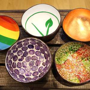 Bol en coque de noix de coco naturelle de qualité supérieure, fait à la main, écologique, durable, pour salade, riz, fruits, smoothies et vaisselle - Product Image 1