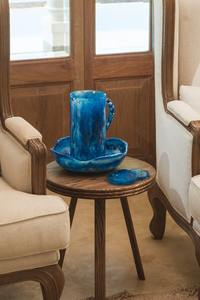 Carafe moderne de luxe 100% résine avec poignée, technique de polissage écologique et durable pour l'eau, le thé, les occasions de fête - Product Image 4