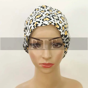 Envío gratis en sombreros quirúrgicos de enfermería informales al aire libre diarios con forro de satén crudo a fino Categoría de producto Sombreros y gorras - Product Image 2