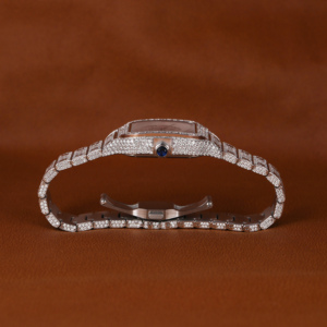 Reloj de lujo con diamantes de moissanita de corte redondo completamente helado con números romanos rosas clásicos cuenta con reloj de diamantes regalo para niñas - Product Image 6