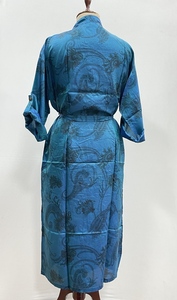 Robe Kimono d'été en Soie Faite Main pour Femme, Col en V, Manches Longues, Double Poches Avant, Taille Unique, Prix de Gros - Product Image 3