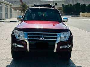 PAJERO 4.5L V6 d'occasion 2022-2023, berline à conduite à gauche avec transmission intégrale, intérieur en cuir foncé Aspire, transmission automatique - Product Image 5